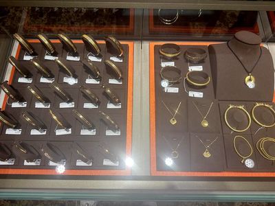 金價(jià)瘋漲與金飾冷遇 消費(fèi)者為何在黃金飾品前“猶豫不決”？