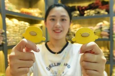 冠軍同款背后的產業鏈 從“一秒六只”看義烏小商品的生產與銷售優勢